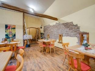 Flat in Meisberg with in-house catering Hotel in Vulkaneifel