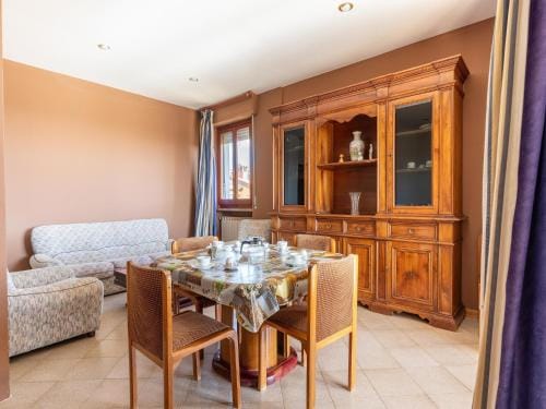 Serene Lakeview Apartment Hotel in Umbria