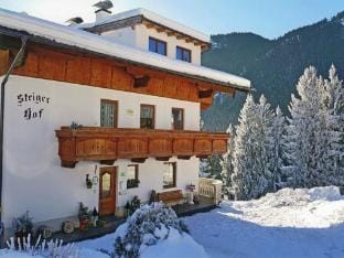 Apartment in Zillertal near Ski Slopes Hotel in Uderns