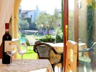 Cozy Garden Flat by Lake Hotel in Lake Garda