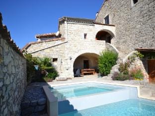 Garrigue Hideaway in Lanas Hotel in Provence-Alpes-Côte d'Azur