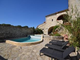 Garrigue Hideaway in Lanas Hotel in Provence-Alpes-Côte d'Azur
