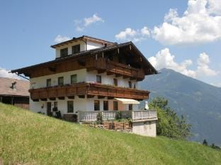 Apartment in Fugenberg near Ski Slopes Hotel in Tyrol