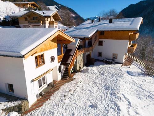 Luxurious Apartment in Saalbach-Hinterglemm near Ski area Hotel in Salzburgerland
