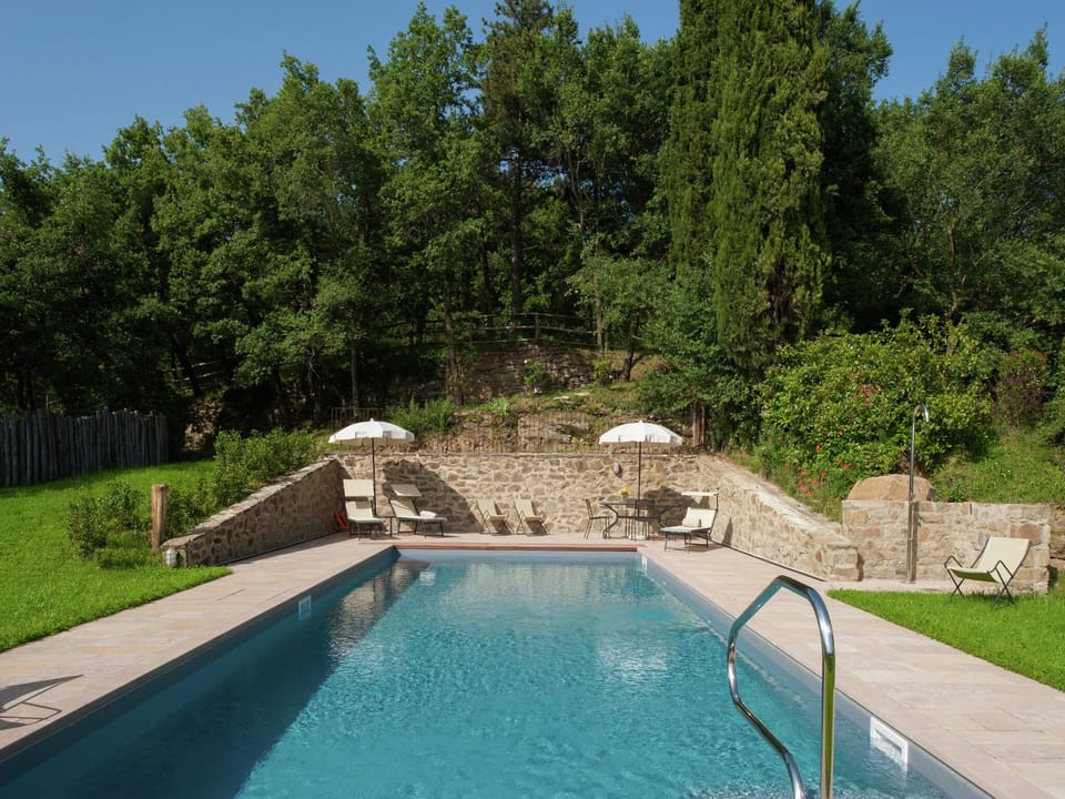 Villa in Tuscany with Organic Wine Estate Resort in Umbria