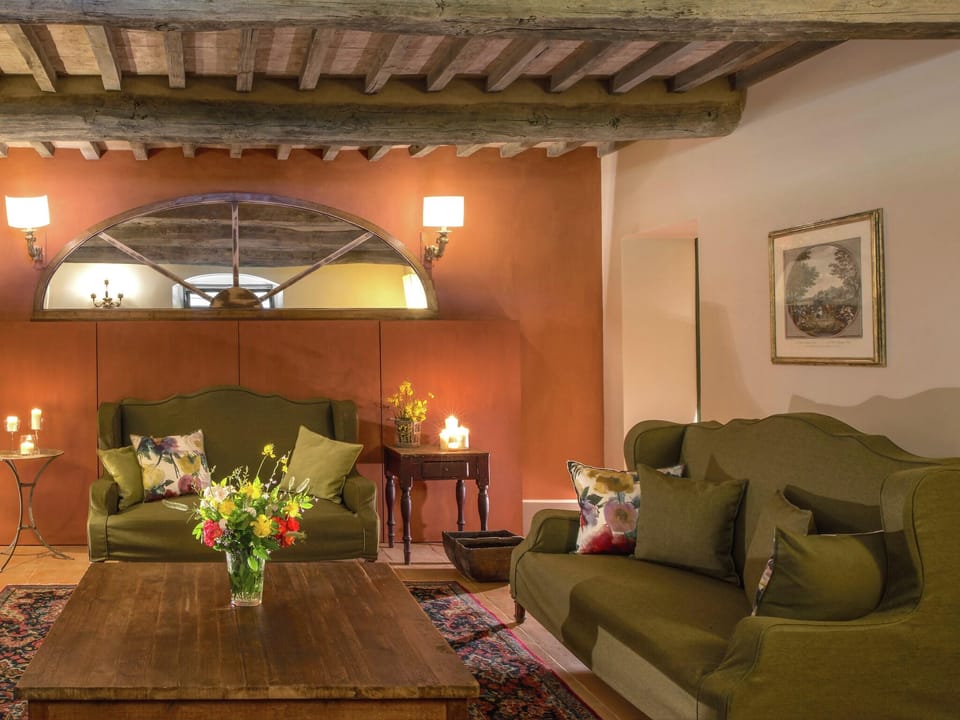 Villa in Tuscany with Organic Wine Estate Resort in Umbria