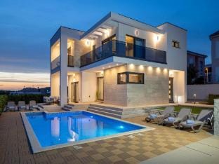 Spacious 2-Bedroom, Imotski Hotel in Imotski