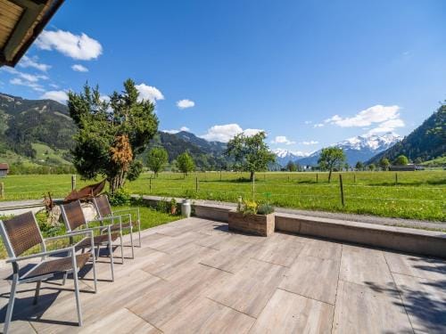 Apartment in Maishofen near Ski Slopes Hotel in Zell am See