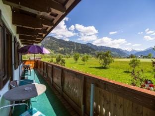 Apartment in Maishofen near Ski Slopes Hotel in Zell am See