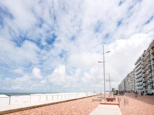 Cozy Stay by the North Sea Hotel in De Haan