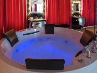 Cozy Stay with Pool  Nature Hotel in Wallonia, Belgium