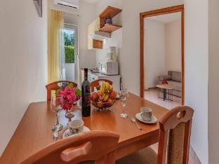 Relaxing Banjole Getaway Hotel in Banjole