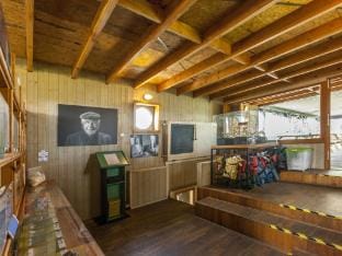 Boat Getaway Near Lake Hotel in Flanders