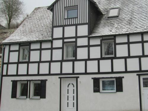 Ferienhaus Schmallenberg nahe Skibus Hotel in Schmallenberg