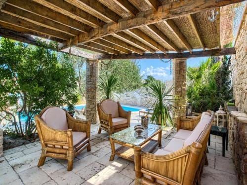 Apartment on Murter with Pool and Jacuzzi Hotel in Murter