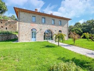 Villa in Tuscany with Private Pool Hotel in Umbria