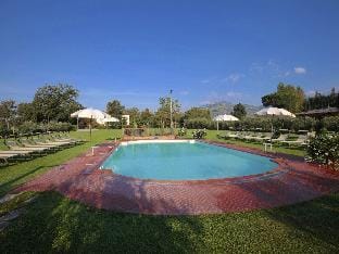 Apartment in Cortona with Pool and Hill Views Hotel in Umbria