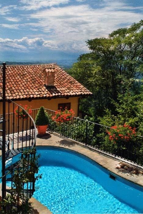 Dimora I Manichei Hotel in Monforte d'Alba