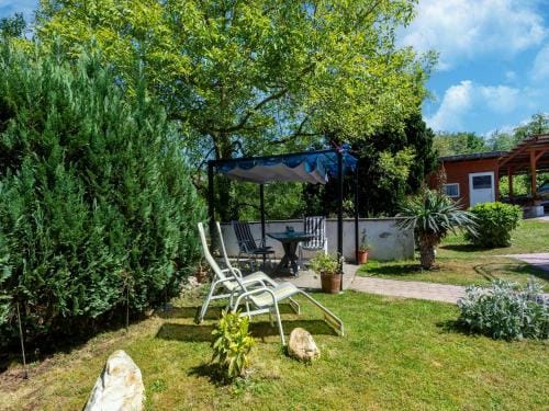 Apartment in Wehlen with Garden, BBQ, Fireplace, Bicycles Hotel in Graach an der Mosel