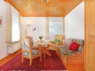 Moderne Ferienwohnung mit Garten in Eimelrod Hotel in Willingen