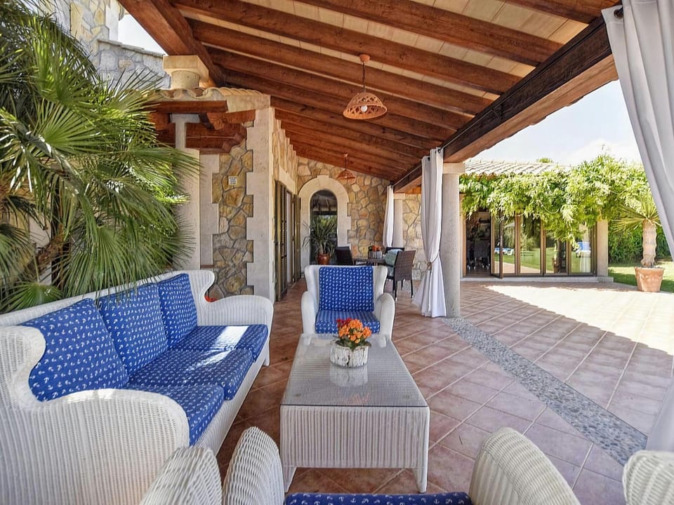 Country House near Alcudia Bay with Pool Resort in Pla de Mallorca