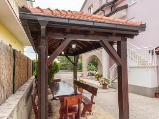 Lovely Apartment in Imotski with Balcony Hotel in Imotski