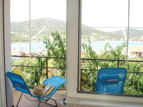 Apartment in Vinisce 100m from the Sea Hotel in Split-Dalmatia County