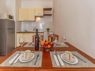 Cozy Banjole Pool Retreat Hotel in Banjole