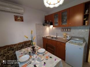 Coastal Comfort in Vinisce Hotel in Split-Dalmatia County