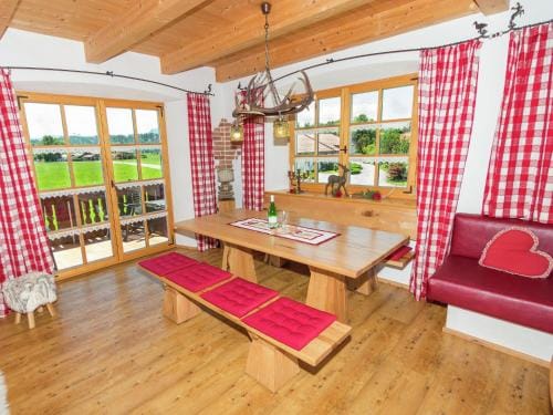 Stylish Apartment in Feldwies Hotel in Salzburgerland