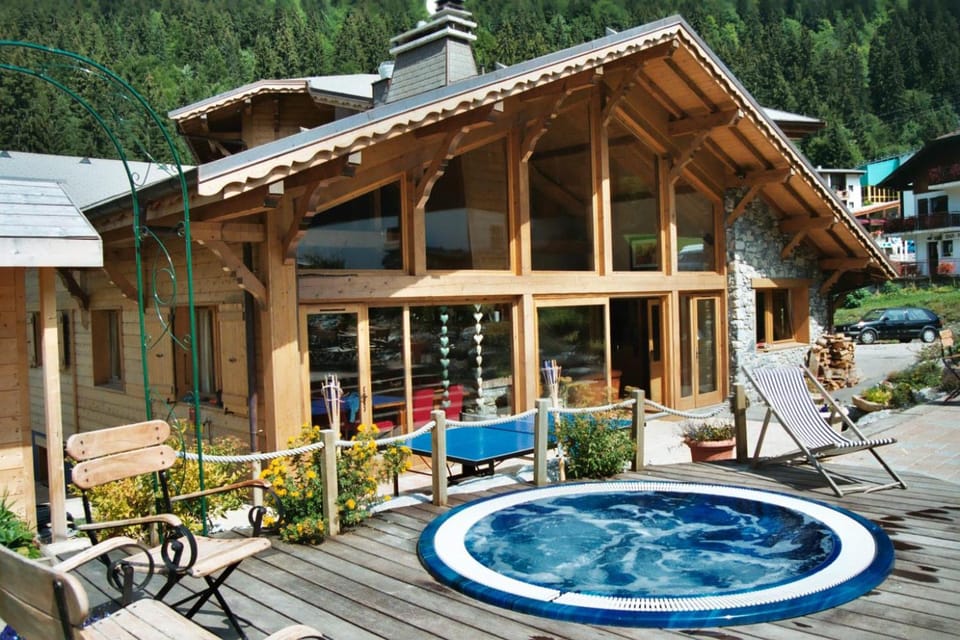 Hot tub