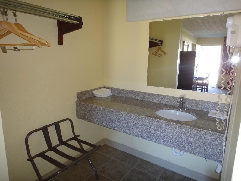 Budget Inn Motel in Logan