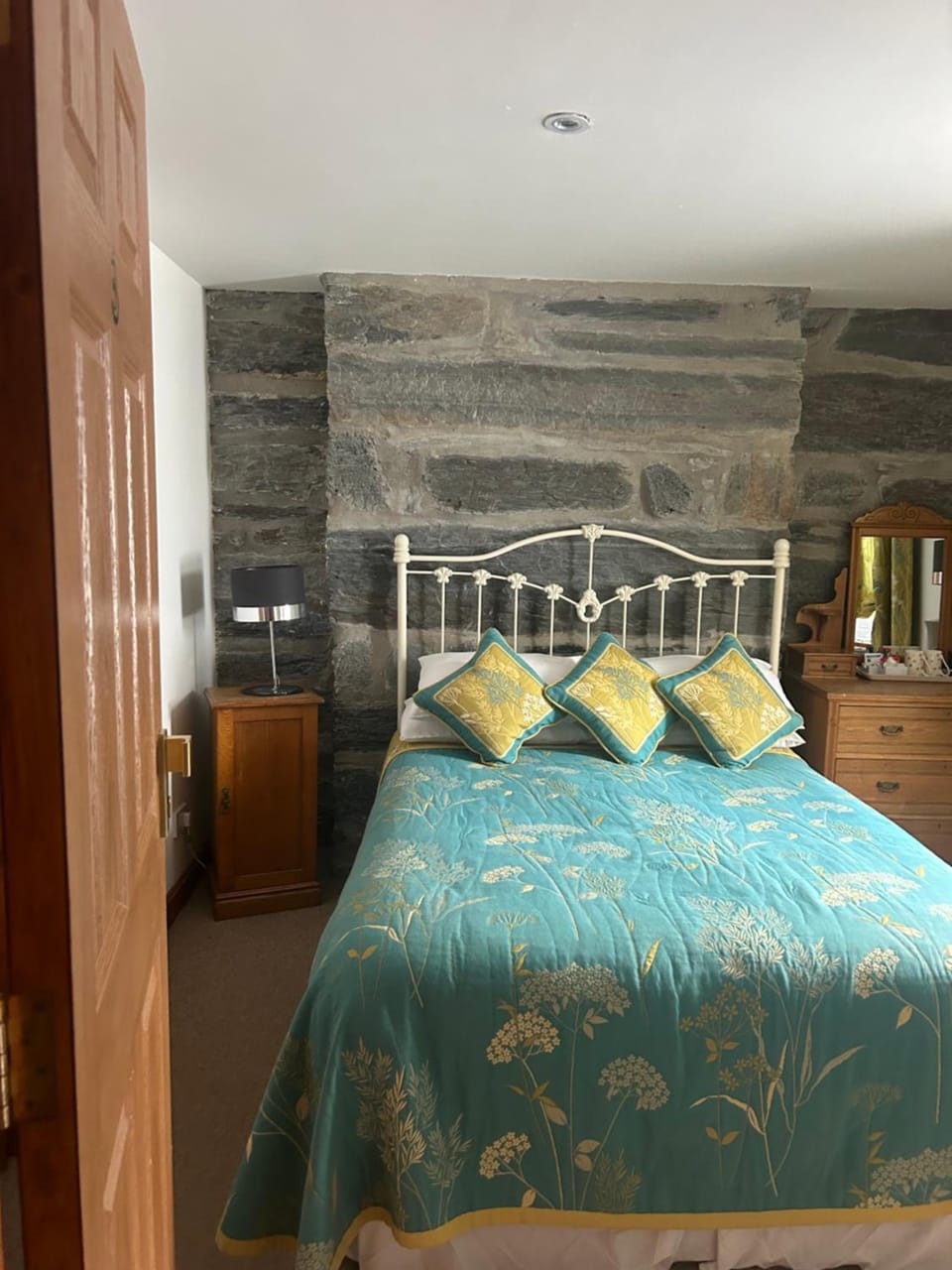 Yr Hen Fecws Hotel in Porthmadog