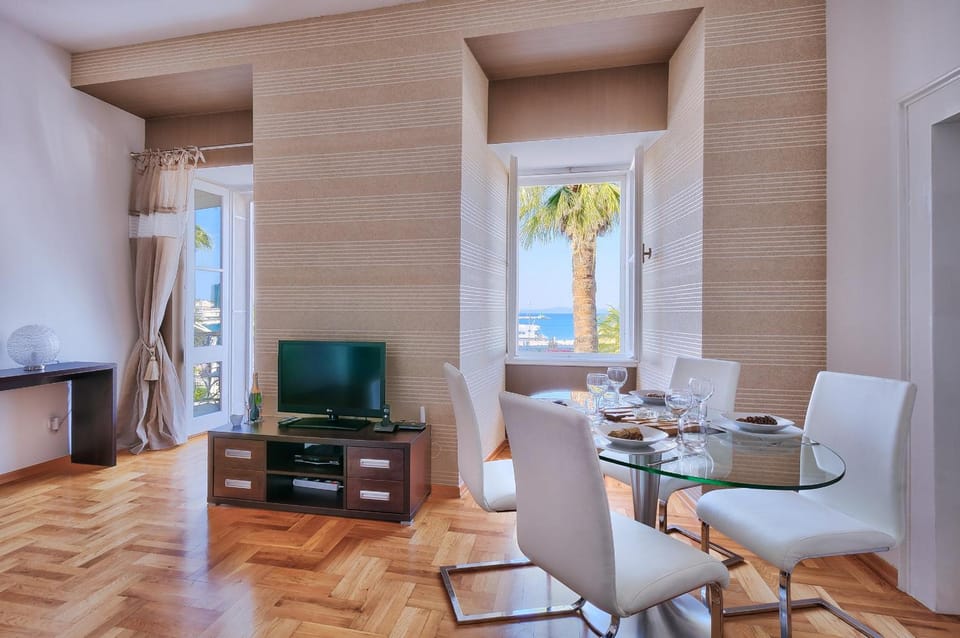 Riva Apartments Hotel in Split
