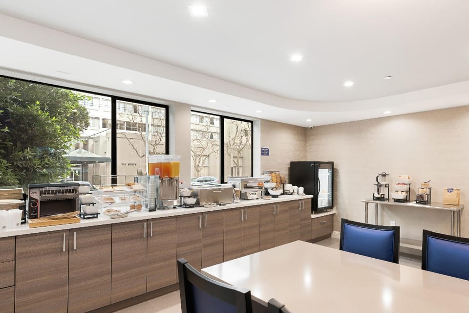 Best Western Red Coach Inn Hotel in Western Addition