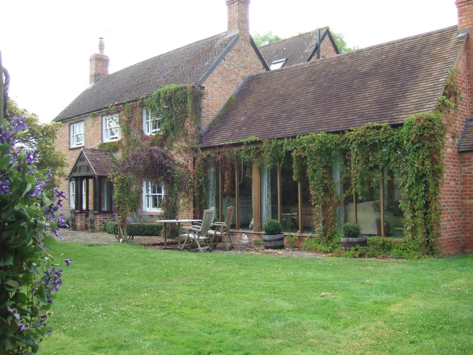Lime Trees Farm Hotel in Cherwell District