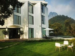 Nanxi River Meets Cloud Cliff B&B Hotel in Zhejiang