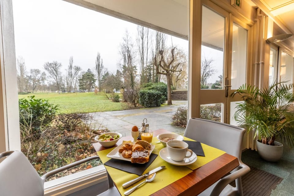 Brit Hotel Le Parc Vichy Hotel in Auvergne-Rhône-Alpes