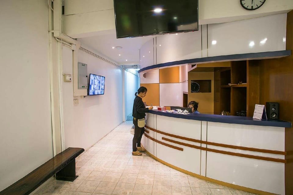 THE PORT HOSTEL BY SUWATCHAI Hostel in Surat Thani Changwat