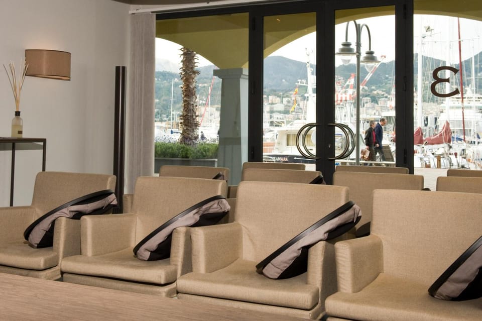 Marina Place Resort Hotel in Genoa