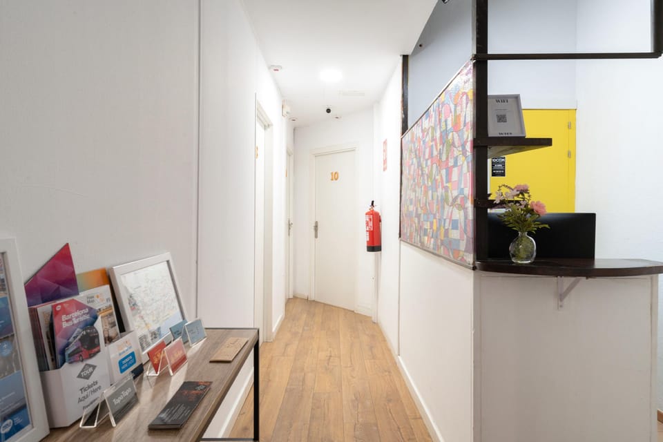 HOSTAL SANT ANTONI  Hostel in Barcelona