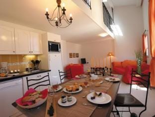Lagrange Vacances Le Domaine de Bourgeac Apartment hotel in Arles