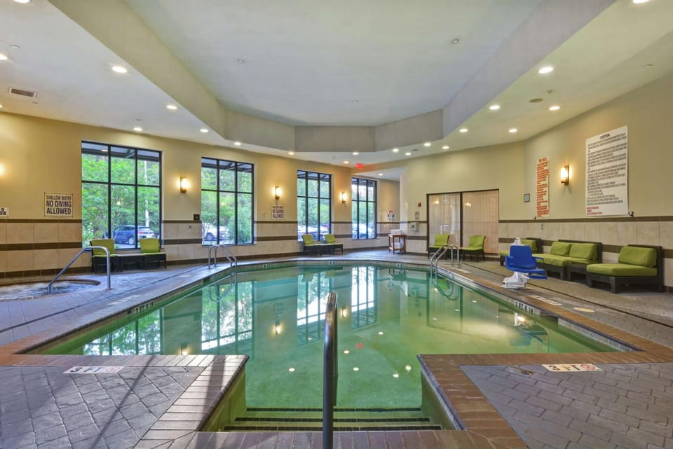 Embassy Suites by Hilton Savannah Airport Hotel in Pooler