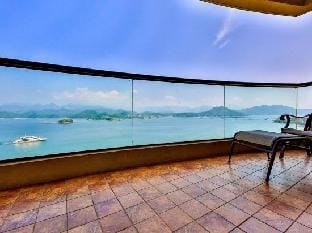 Thousand Island Lake Dinghe Holiday Apartment Hotel in Hangzhou