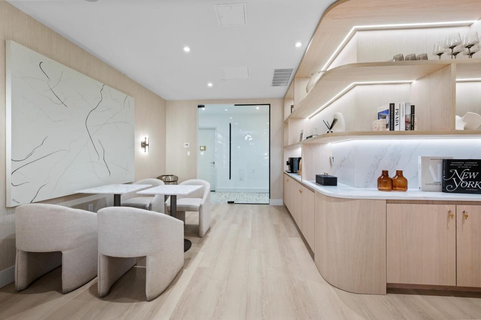 Shared lounge/TV area