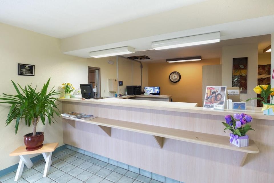 Days Inn by Wyndham New Philadelphia Hotel in Ohio