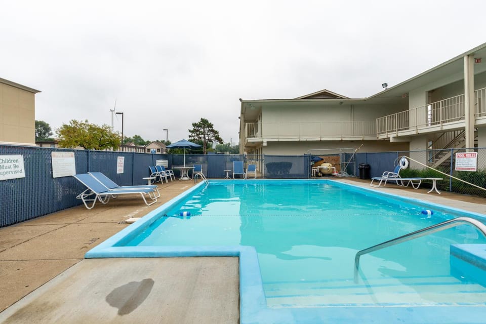 Days Inn by Wyndham New Philadelphia Hotel in Ohio
