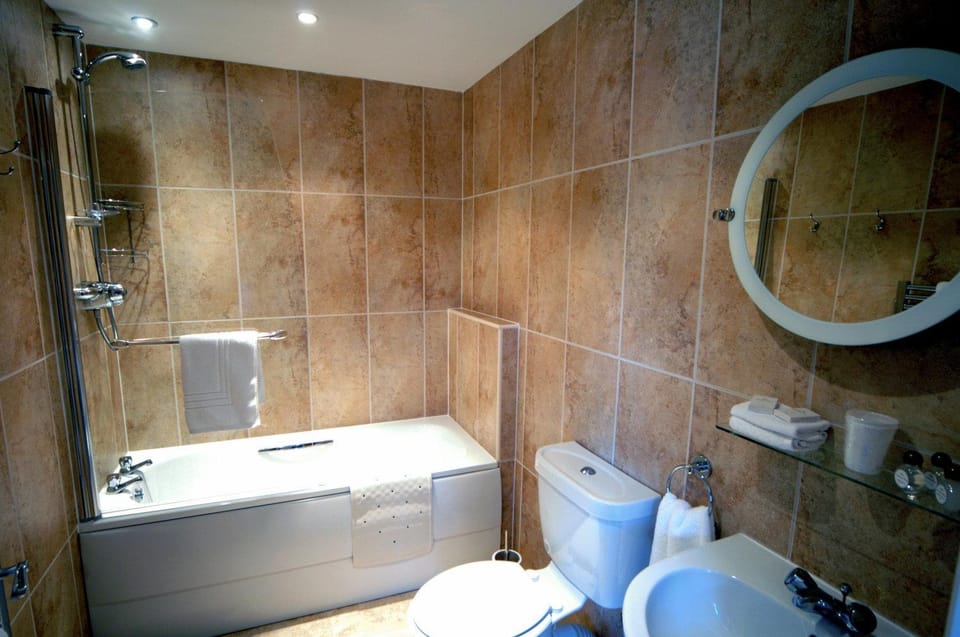 New Overlander Inn Hotel in Wales