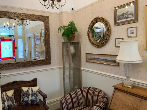 Linden Lodge Guest House Hotel in Weston-super-Mare