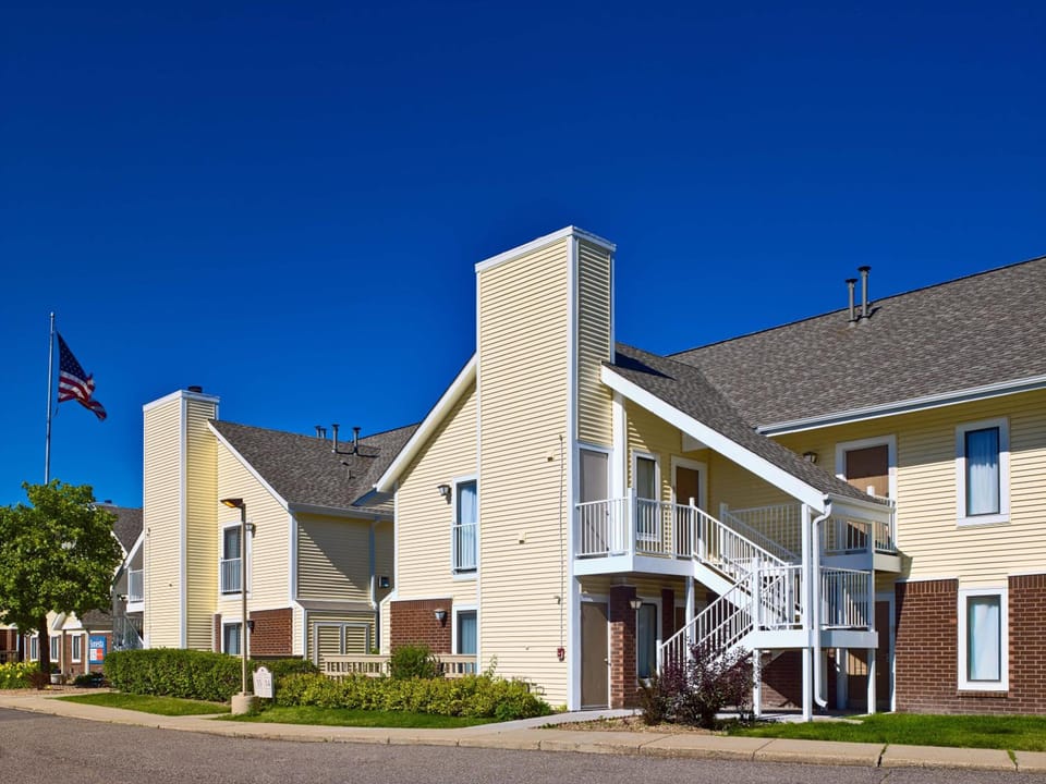Sonesta Simply Suites Cleveland Westlake Hotel in Westlake